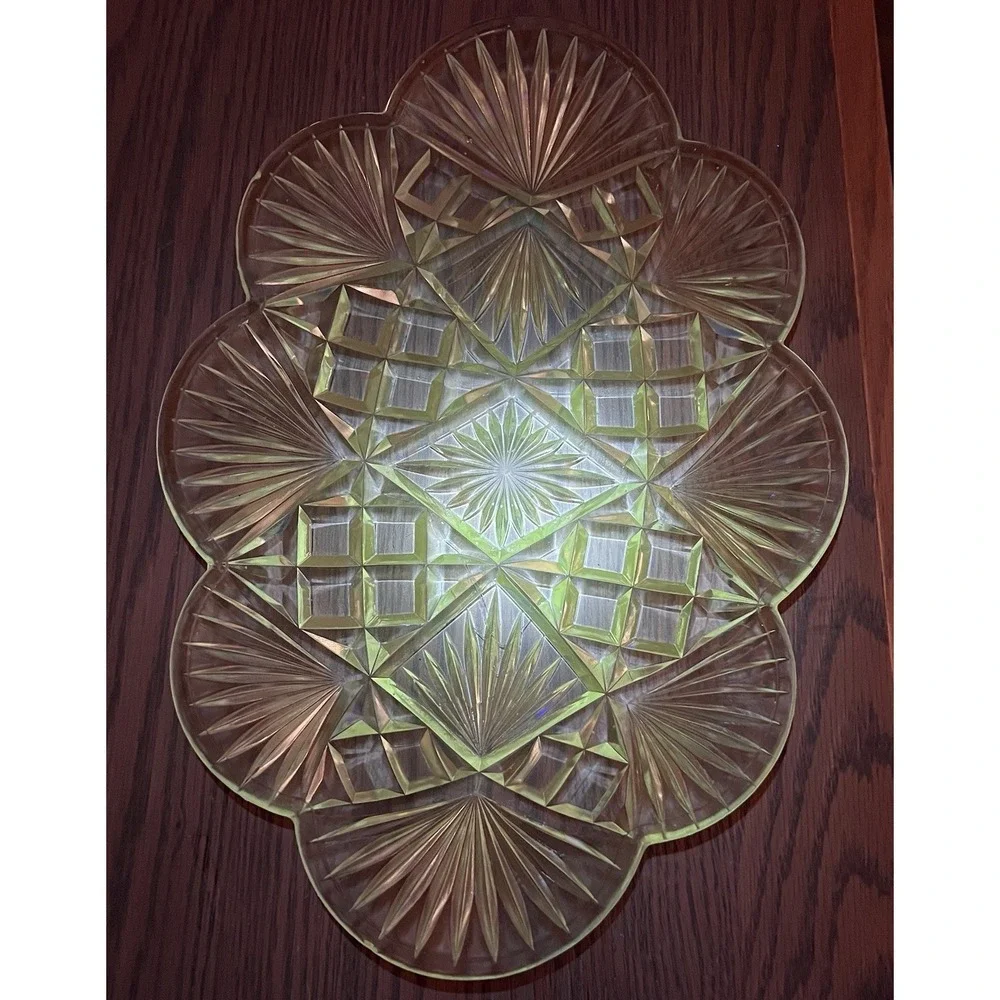 Vintage Pressed Maganese Glass‎ Platter Plate Fan Starburst Cane 14X8.5 EAPG